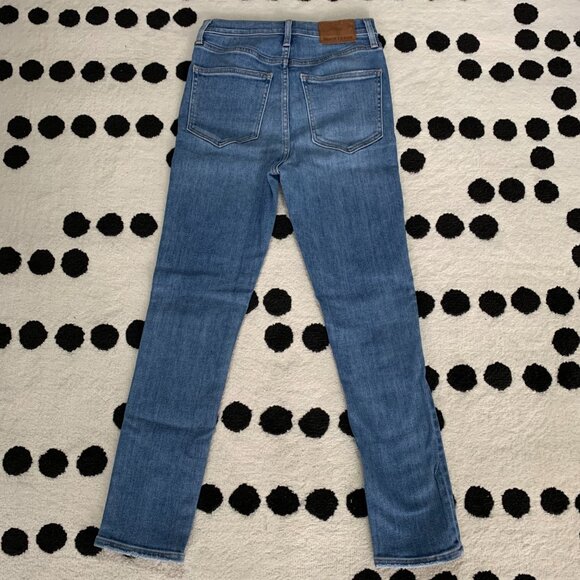 Aritzia Denim Forum The Lola High Rise Light Wash Denim Skinny Ankle Jeans - Picture 6 of 15